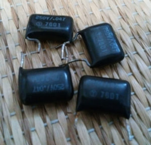 岩通 SS-5704 交換したコンデンサ