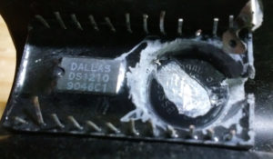 NvRAM DS1220AB電池取り出し